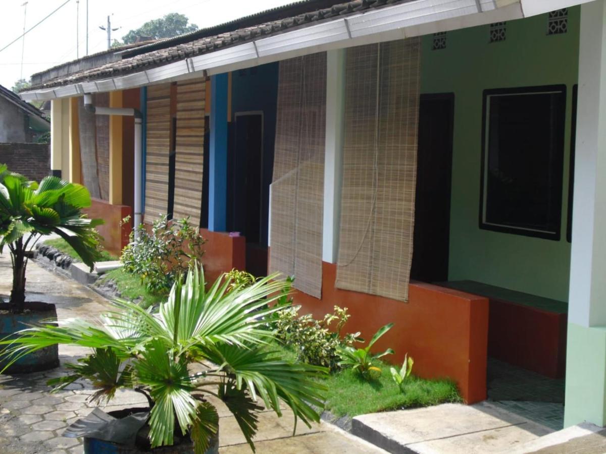Hotel Dirgantara Parakan  Buitenkant foto