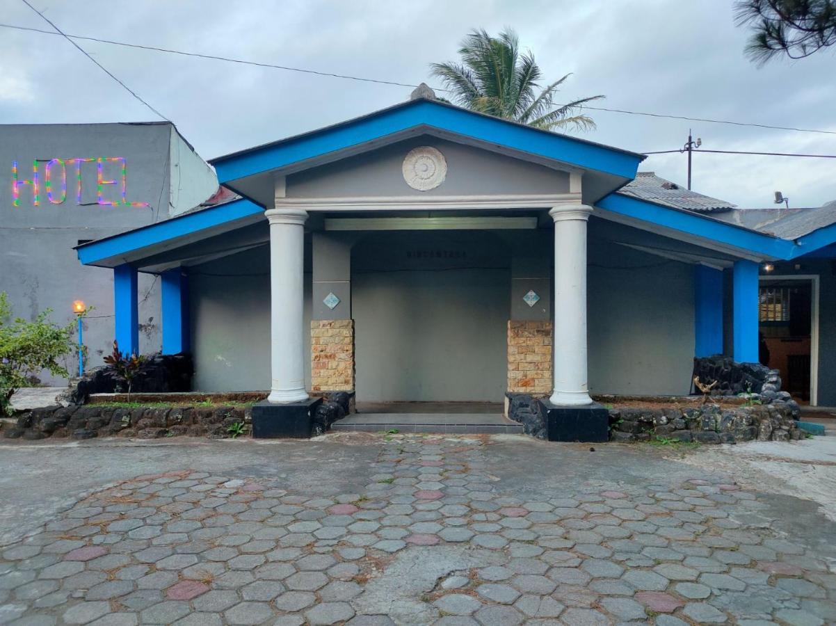 Hotel Dirgantara Parakan  Buitenkant foto